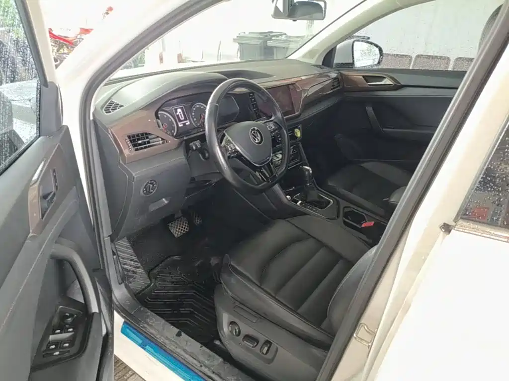 VOLKSWAGEN TUYUE