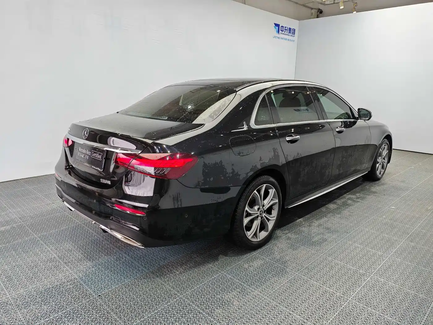 Mercedes-Benz E-Class 2021 E 300 L Sport Luxury Edition фото 6