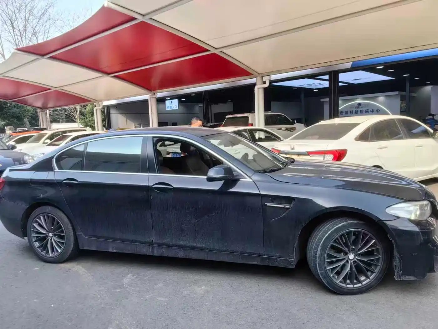 BMW 5 Series 2014 525Li Leading фото 6