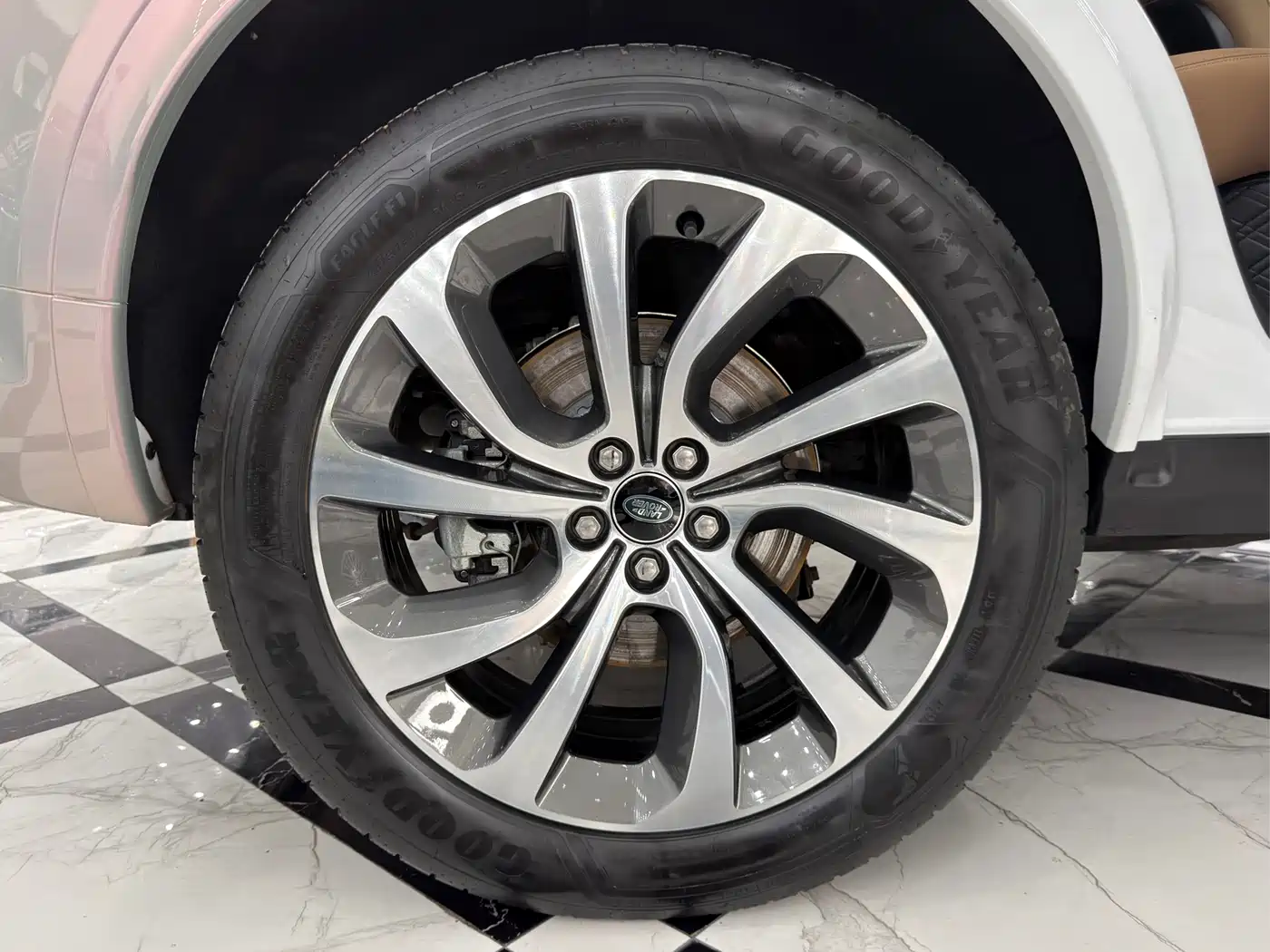 Land Rover Discovery Sport 2024 Performance Technology Edition фото 27