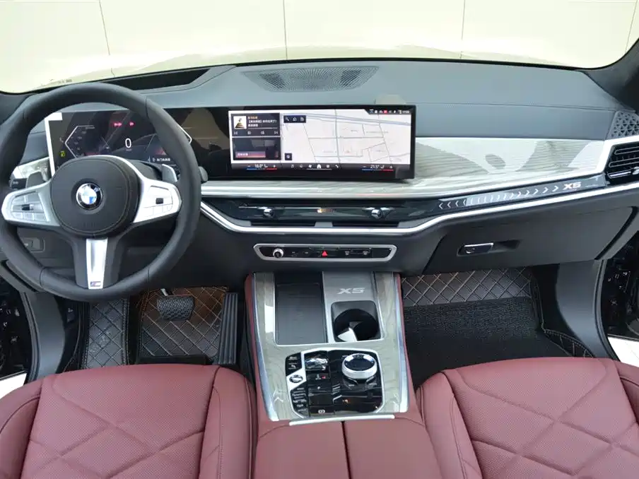 BMW X5 2026 Facelift xDrive 40Li M Sport Shadowline Package фото 6