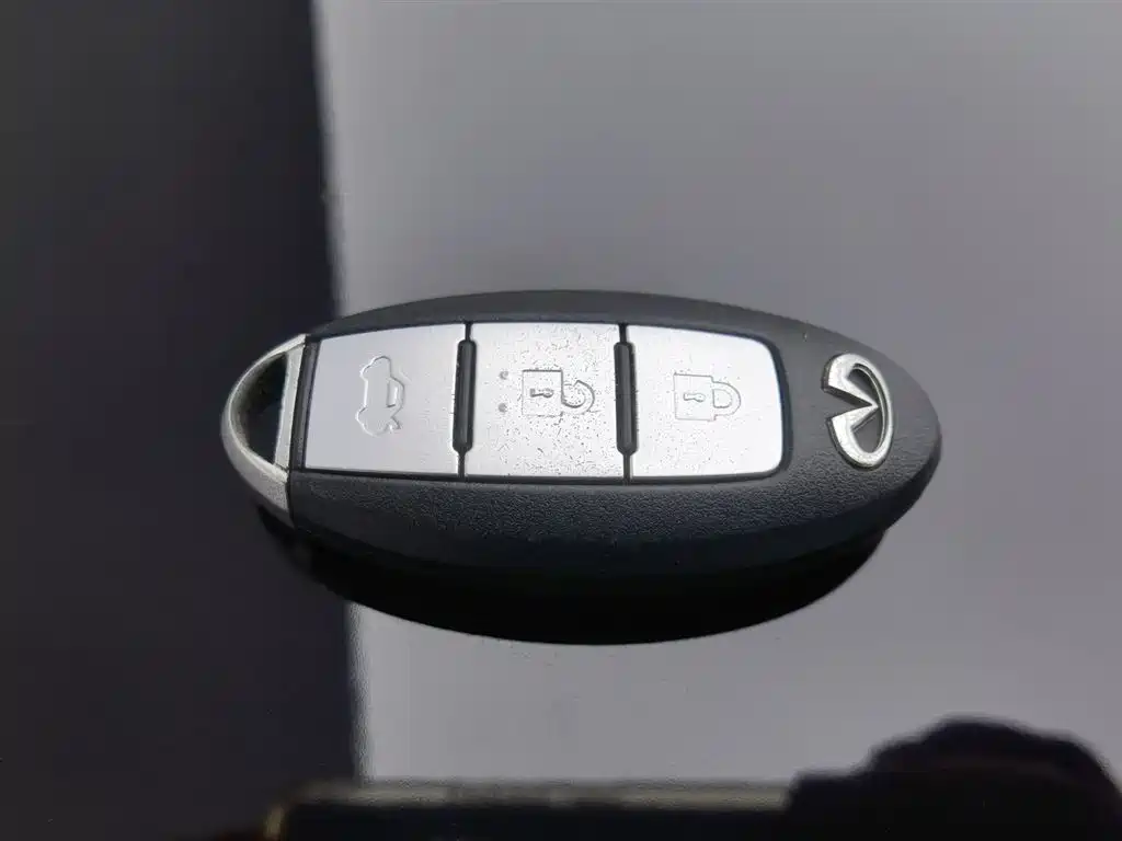 Infiniti Q50L 2015 2.0T Enjoyment Edition фото 19