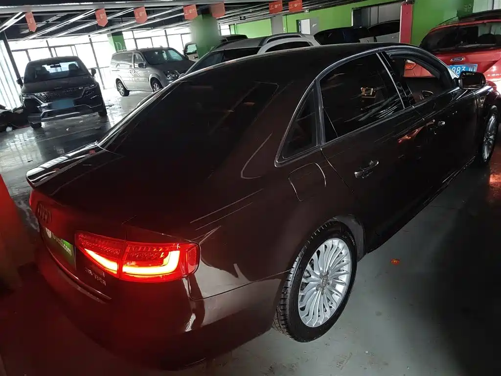 Audi A4L 2016 35 TFSI Automatic Comfort фото 5