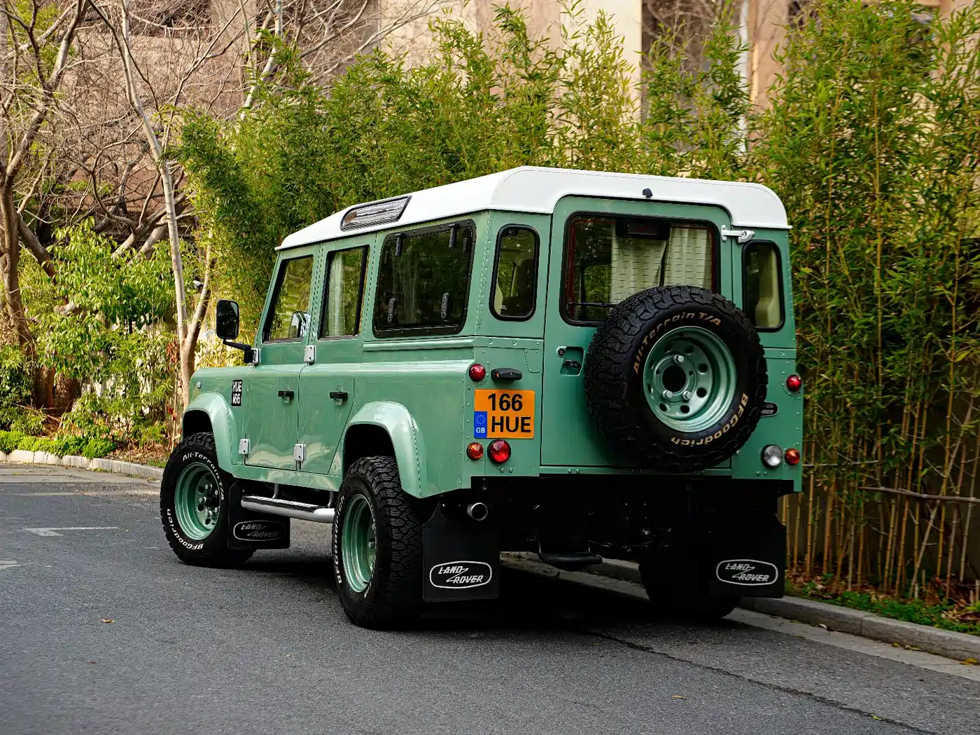 Land Rover Defender фото 7