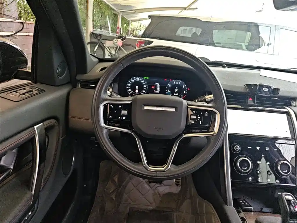 Land Rover Discovery Sport 2022 Model Year Second Facelift 249PS R-Dynamic SE Performance Technology Edition 5-seater фото 11