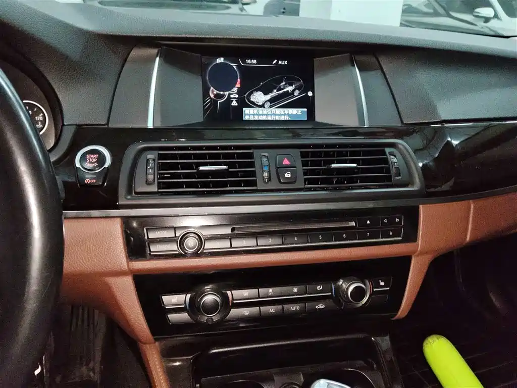 BMW 5 Series 2017 525Li Leading Edition фото 9