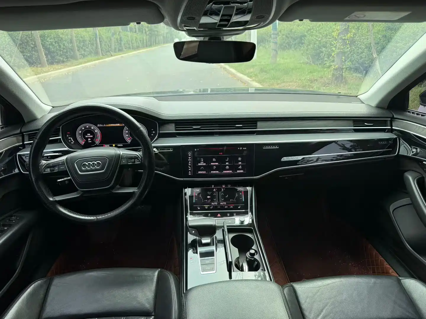 Фото 5 - Audi A8