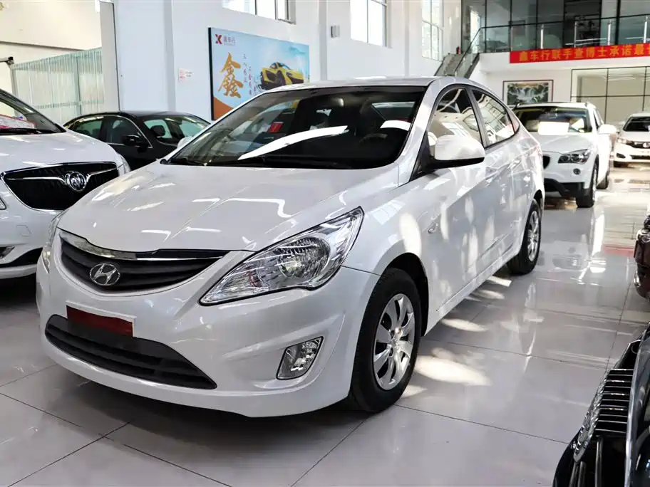 Hyundai Verna 2010 Sedan 1.4L Automatic Comfort GS