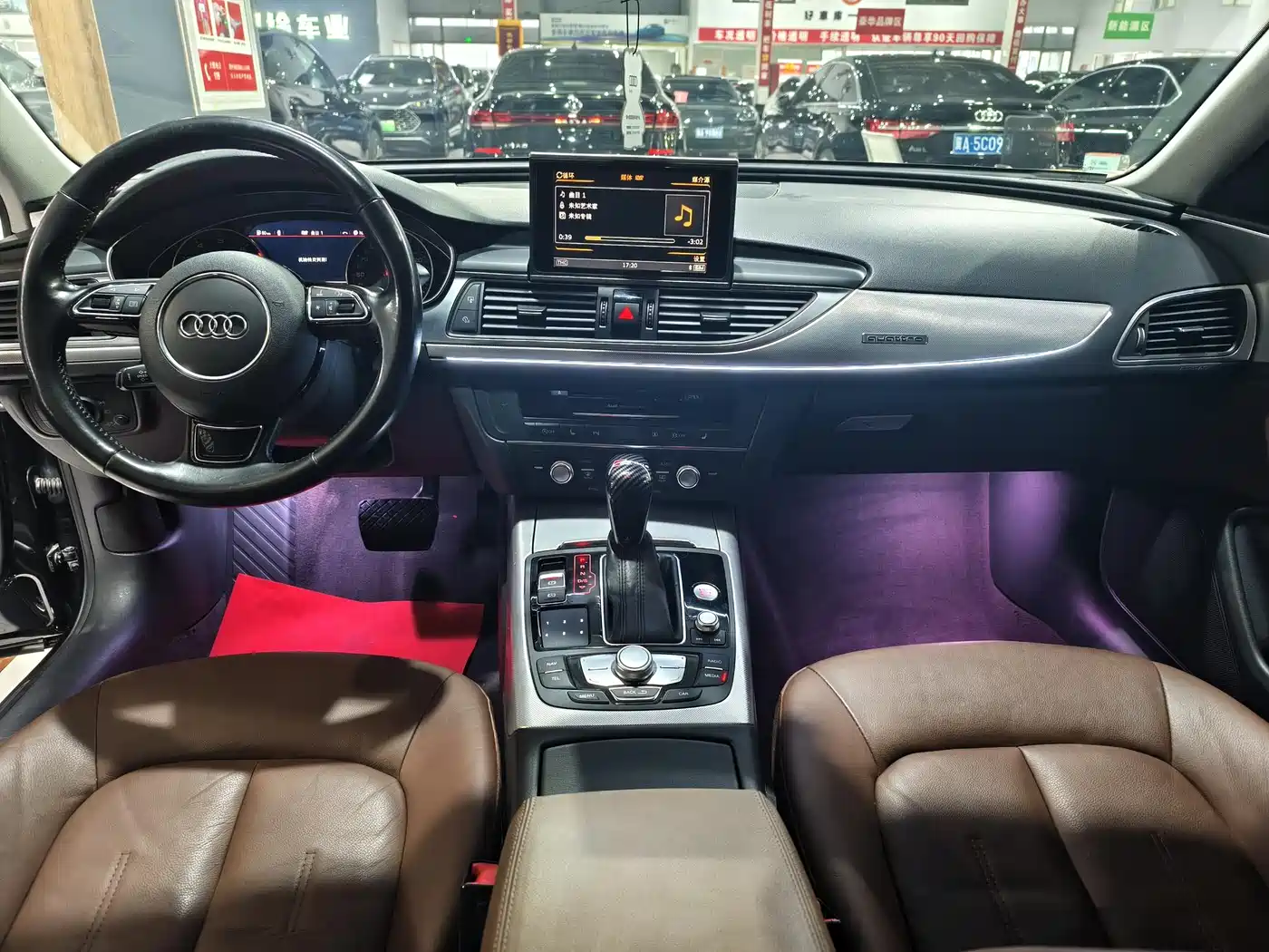 Фото 11 - Audi A6L