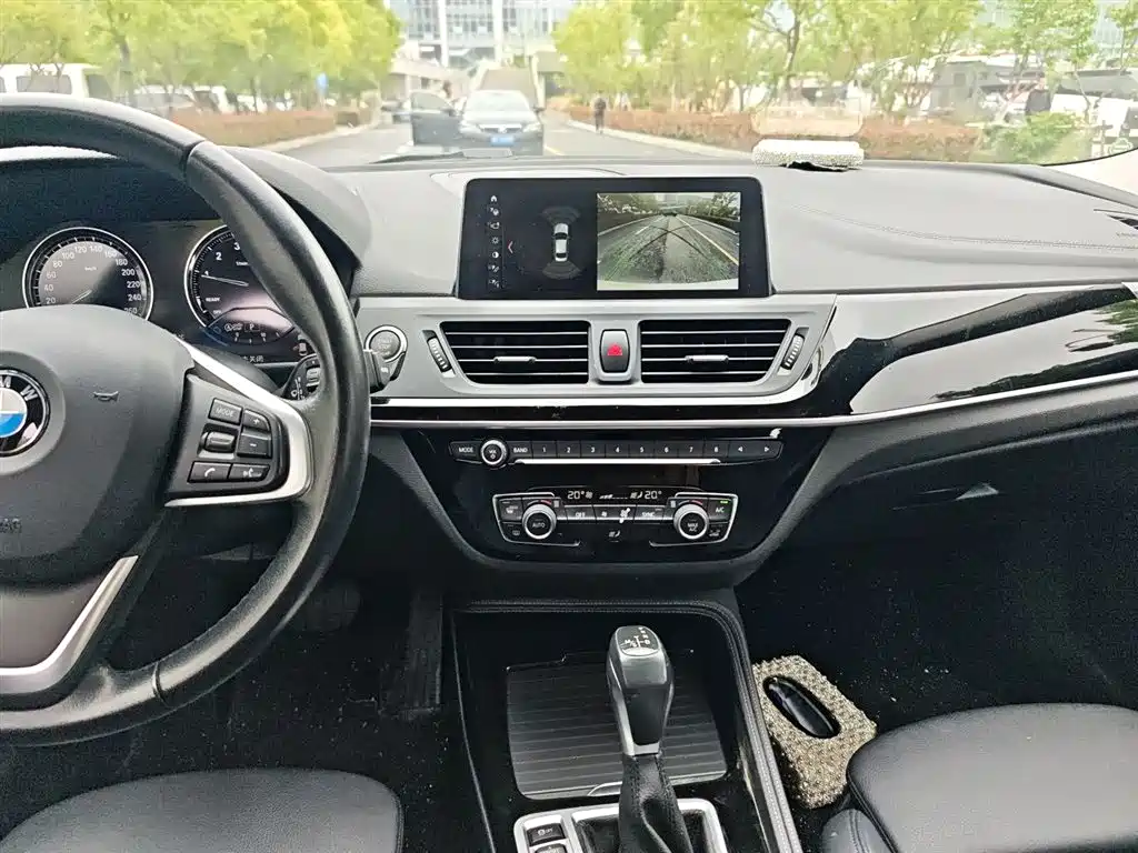 BMW 1 Series 2018 Facelift 118i Design Package фото 9