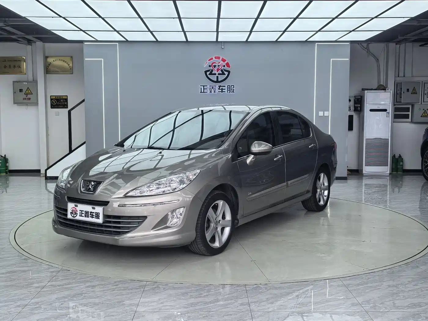 Peugeot 408 2011 2.0L Automatic Comfort Edition