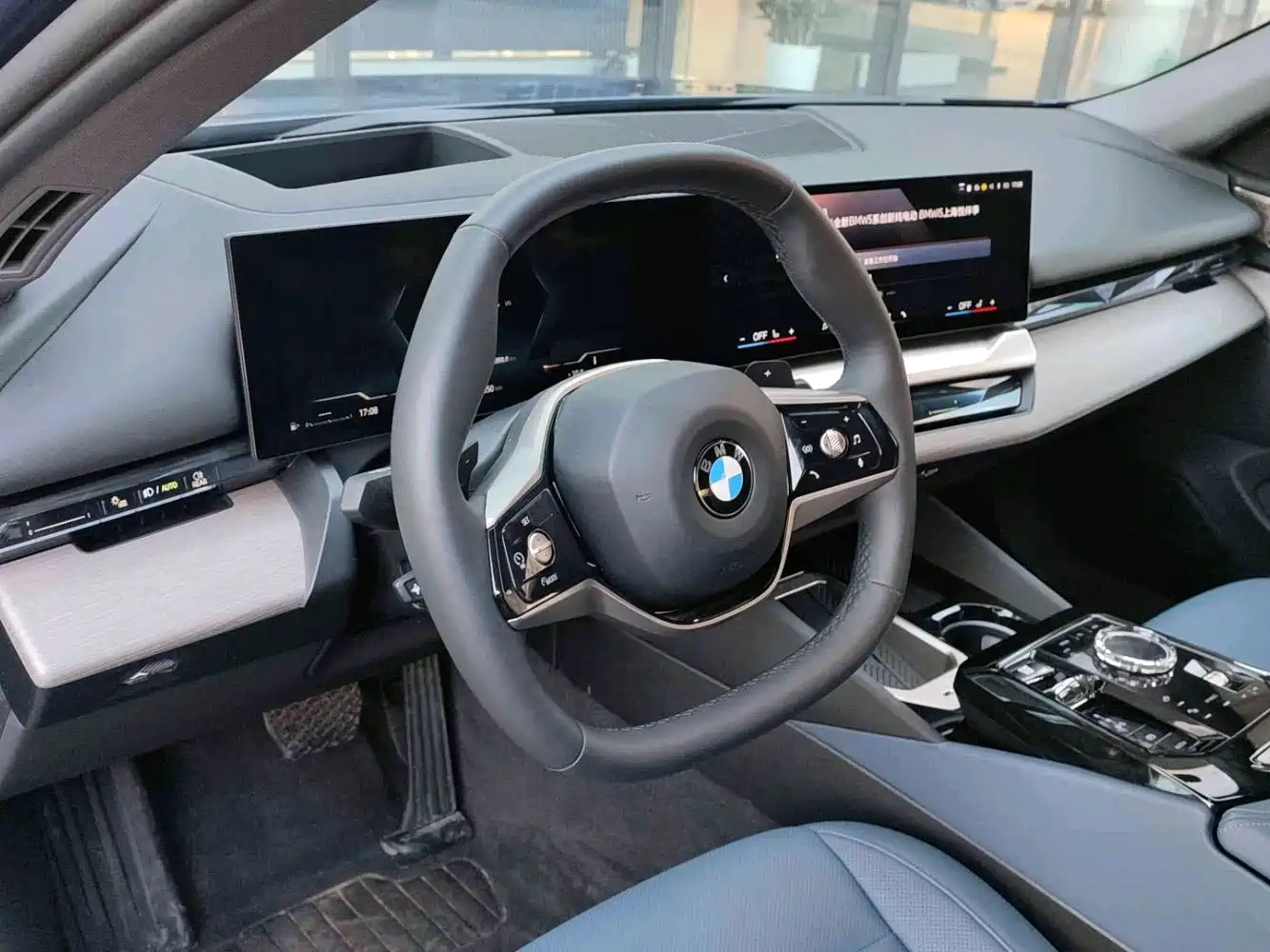 BMW 5 Series 2024 530Li Premium Luxury Package фото 8