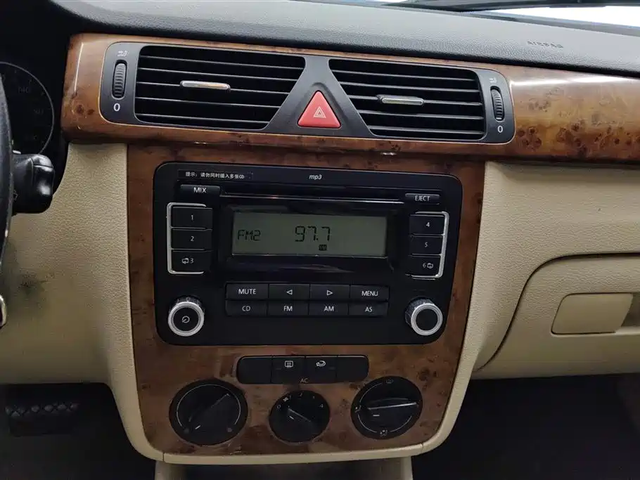Volkswagen Bora 2008 Model 2.0L Automatic Comfort фото 13