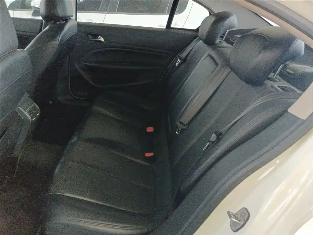 Peugeot 408 2014 1.8L Automatic Luxury Edition фото 17