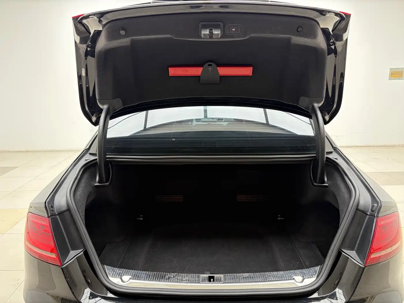 Audi A8 2013 A8L 45 TFSI quattro Comfort фото 14