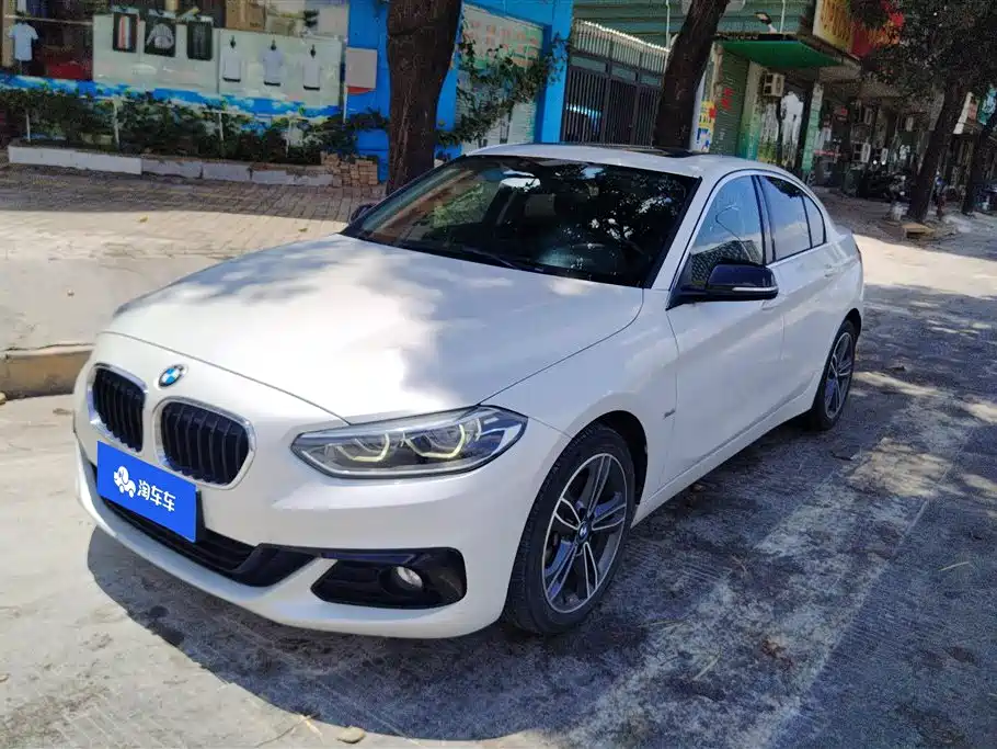 BMW 1 Series 2018 118i Sport Edition
