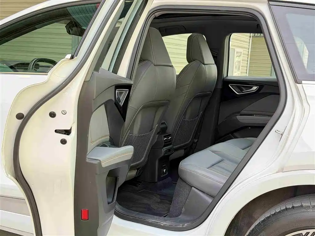 Audi Q4 e-tron 2024 40 e-tron Creation Edition фото 8