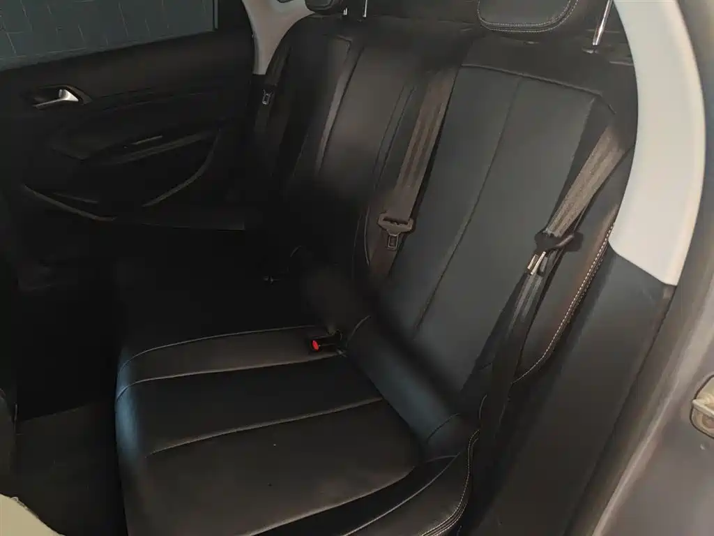 Peugeot 308 2016 1.6L Manual Fashion фото 16