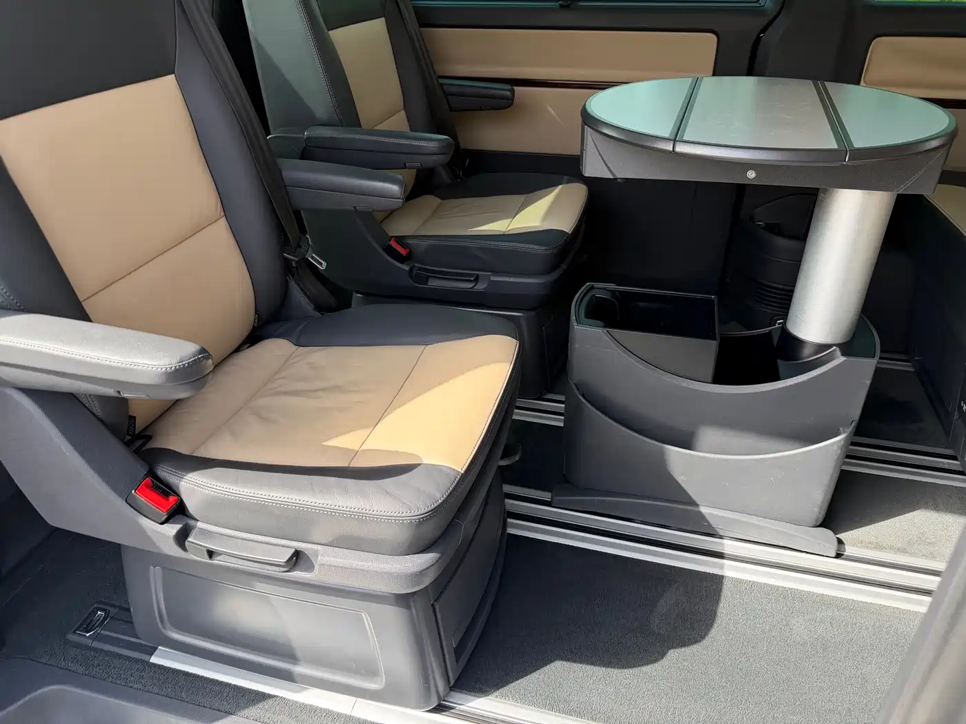 Volkswagen Multivan 2012 2.0TSI 4WD Premium фото 16