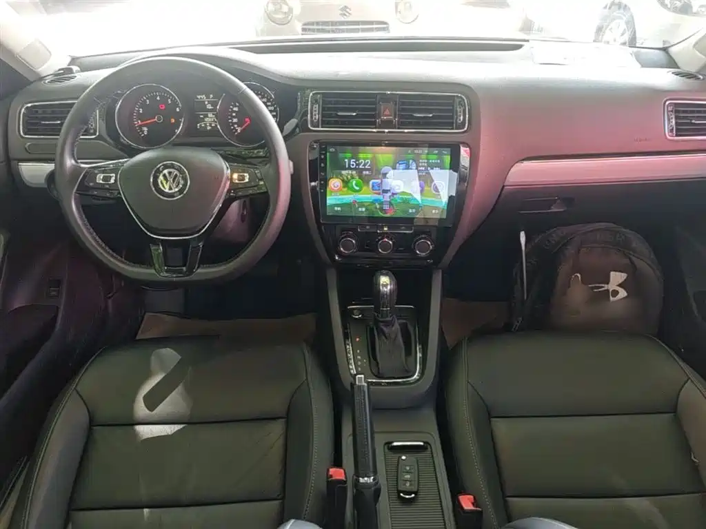 Volkswagen Sagitar 2017 1.6L Automatic Comfort фото 10