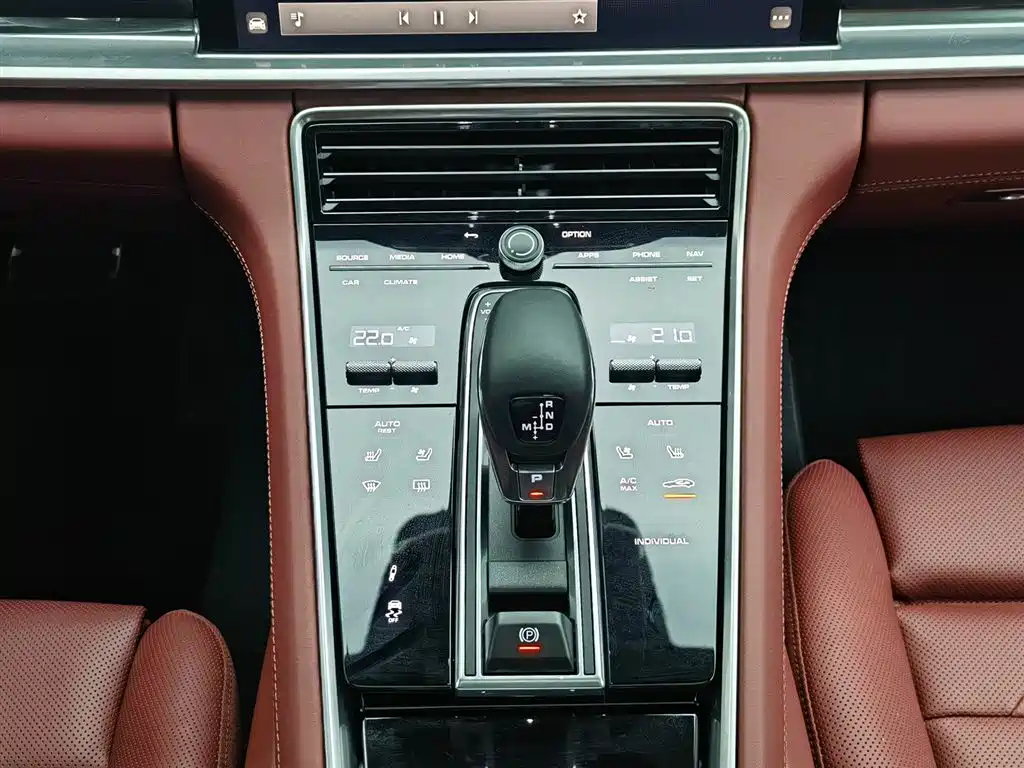 Porsche Panamera New Energy 2023 Facelift Panamera 4 E-Hybrid Platinum Edition 2.9T фото 13