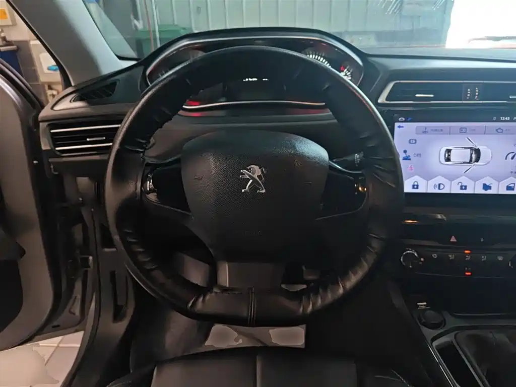 Peugeot 308 2016 1.6L Manual Fashion фото 10