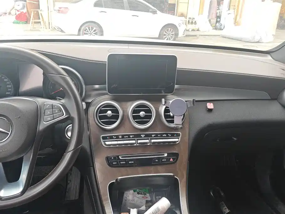 Mercedes-Benz GLC 2019 Facelift GLC 300 L 4MATIC Dynamic фото 13