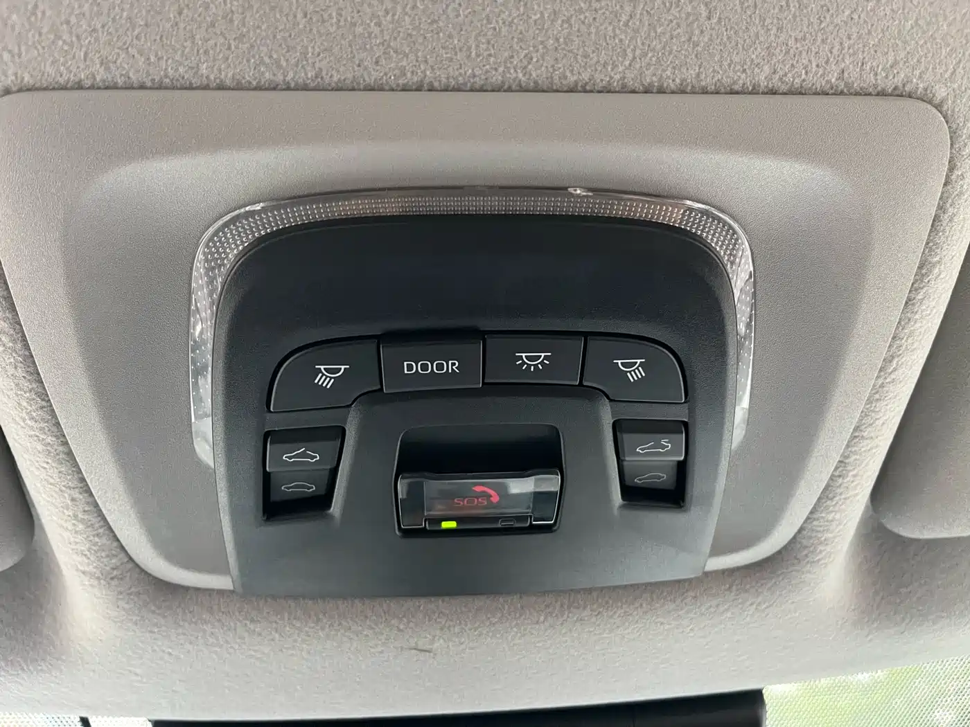 Toyota Frontlander 2023 2.0L CVT Luxury Edition фото 37