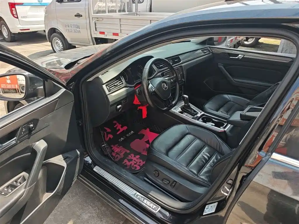 Volkswagen Passat 2017 330TSI DSG Prestige фото 16