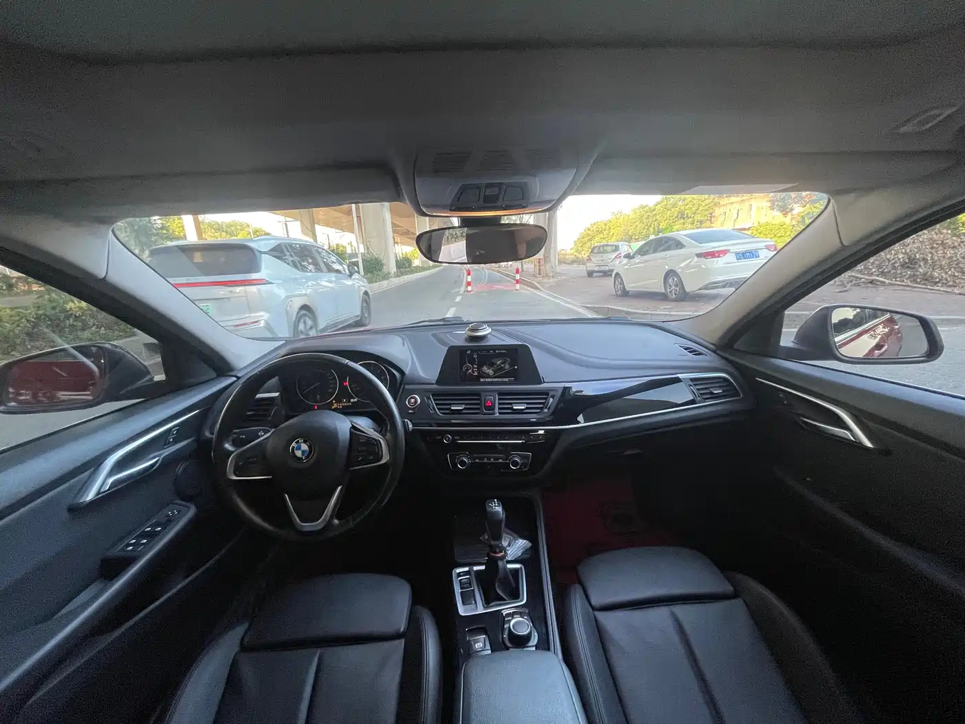 BMW 1 Series 2017 118i Sport фото 7