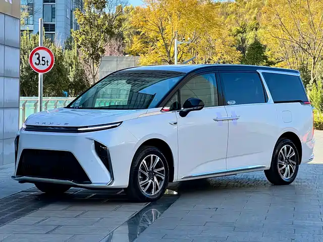 SAIC MAXUS EVERYONE 9