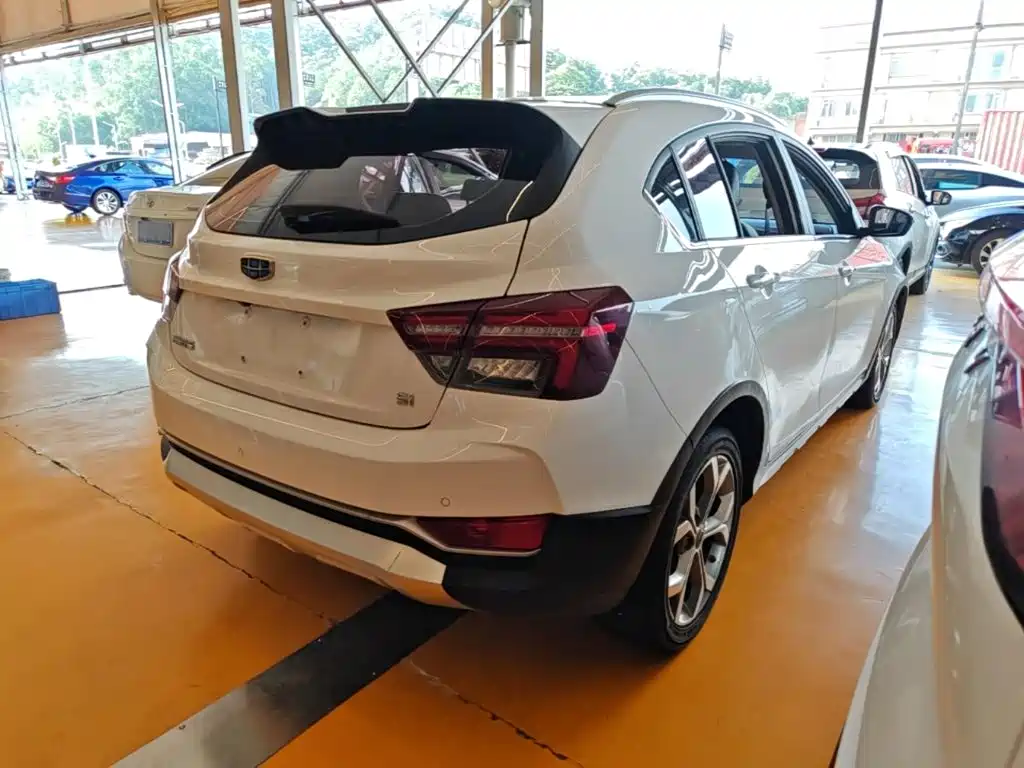 Фото 7 - Geely Vision S1