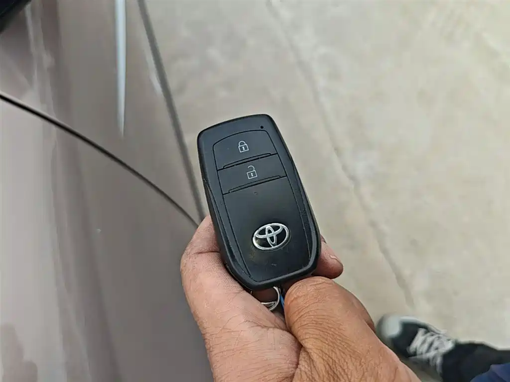 Toyota bZ3 2023 616km Long Range Premium фото 9