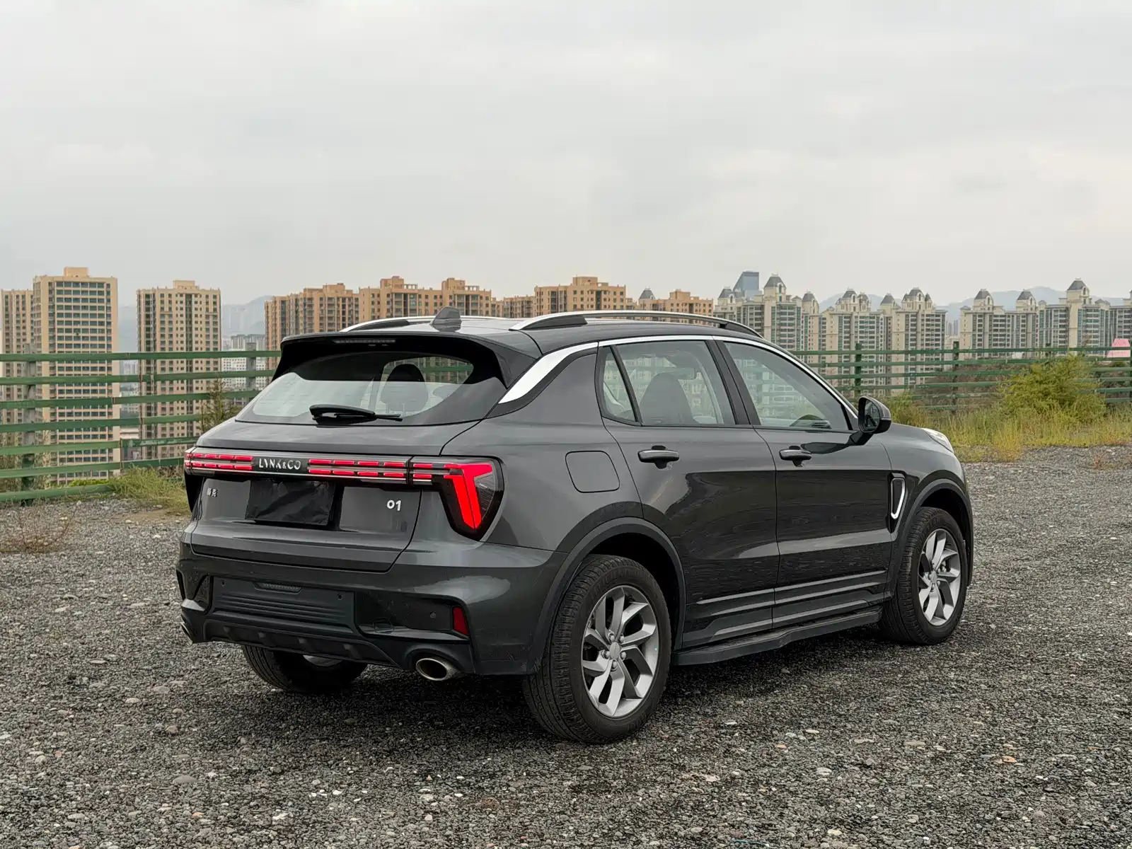 Фото 4 - Lynk & Co 01