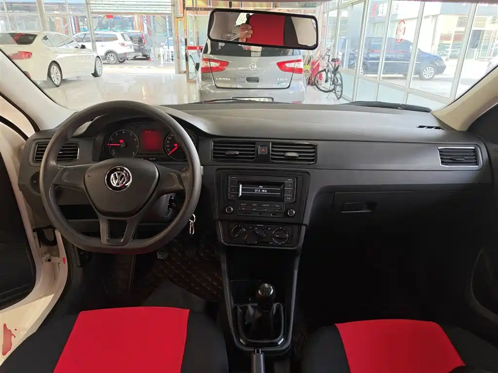 VOLKSWAGEN SANTANA