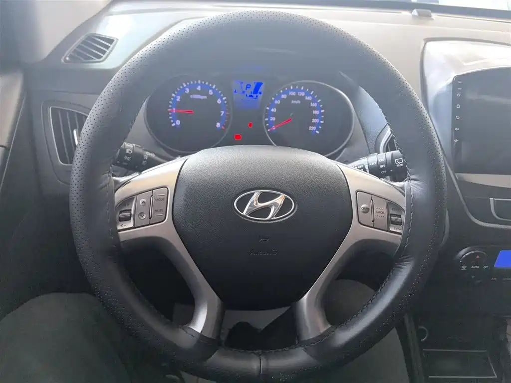 Hyundai Beijing Hyundai ix35 2013 2.0L Auto 2WD Smart GLS China IV фото 11