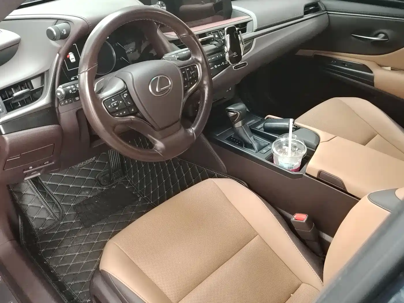 Lexus ES 2021 200 Excellence Edition фото 5
