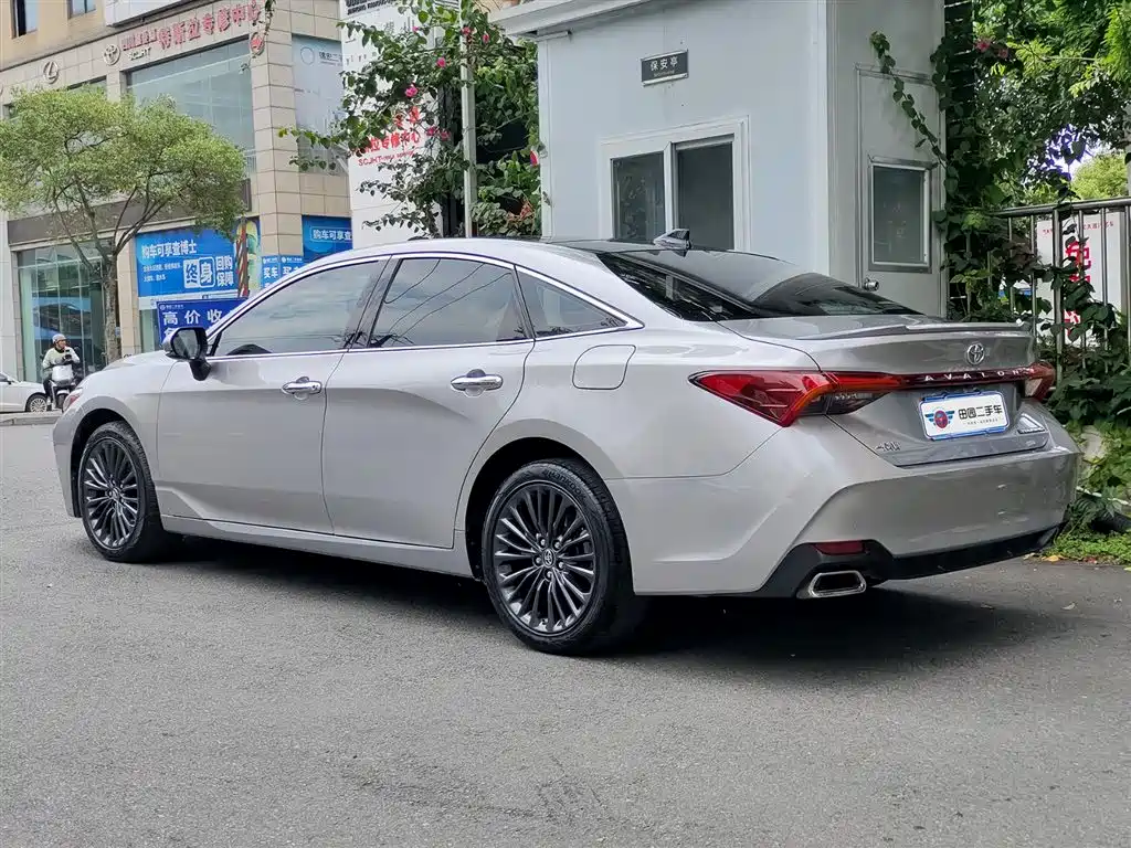 Toyota Avalon 2019 2.5L Touring Premium Edition China VI фото 4