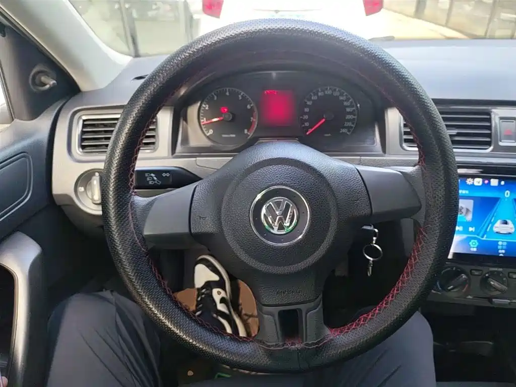 Volkswagen Santana 2015 1.4L Manual Trend Edition фото 11