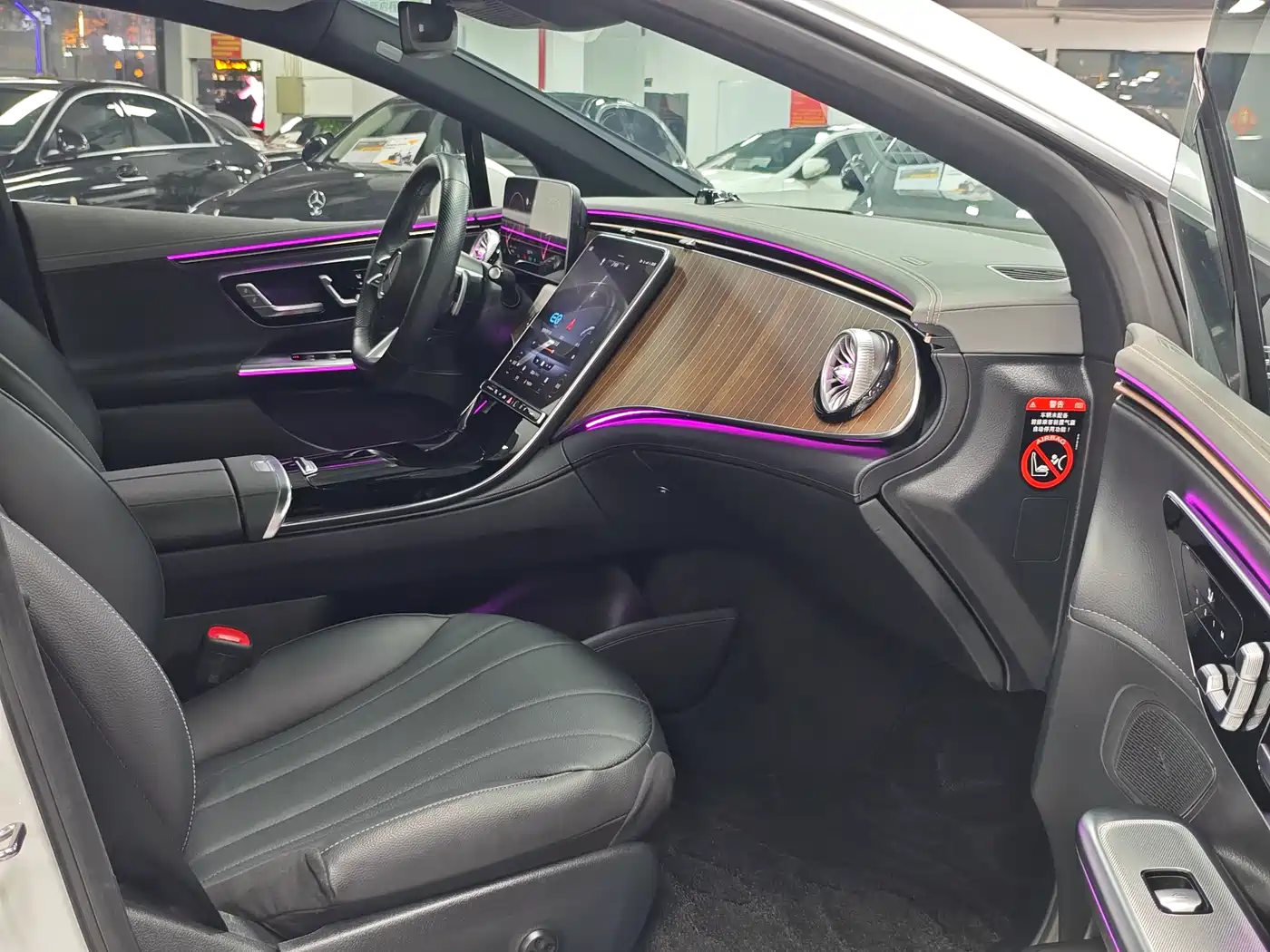 Mercedes-Benz EQE 2022 350 Luxury Edition фото 11