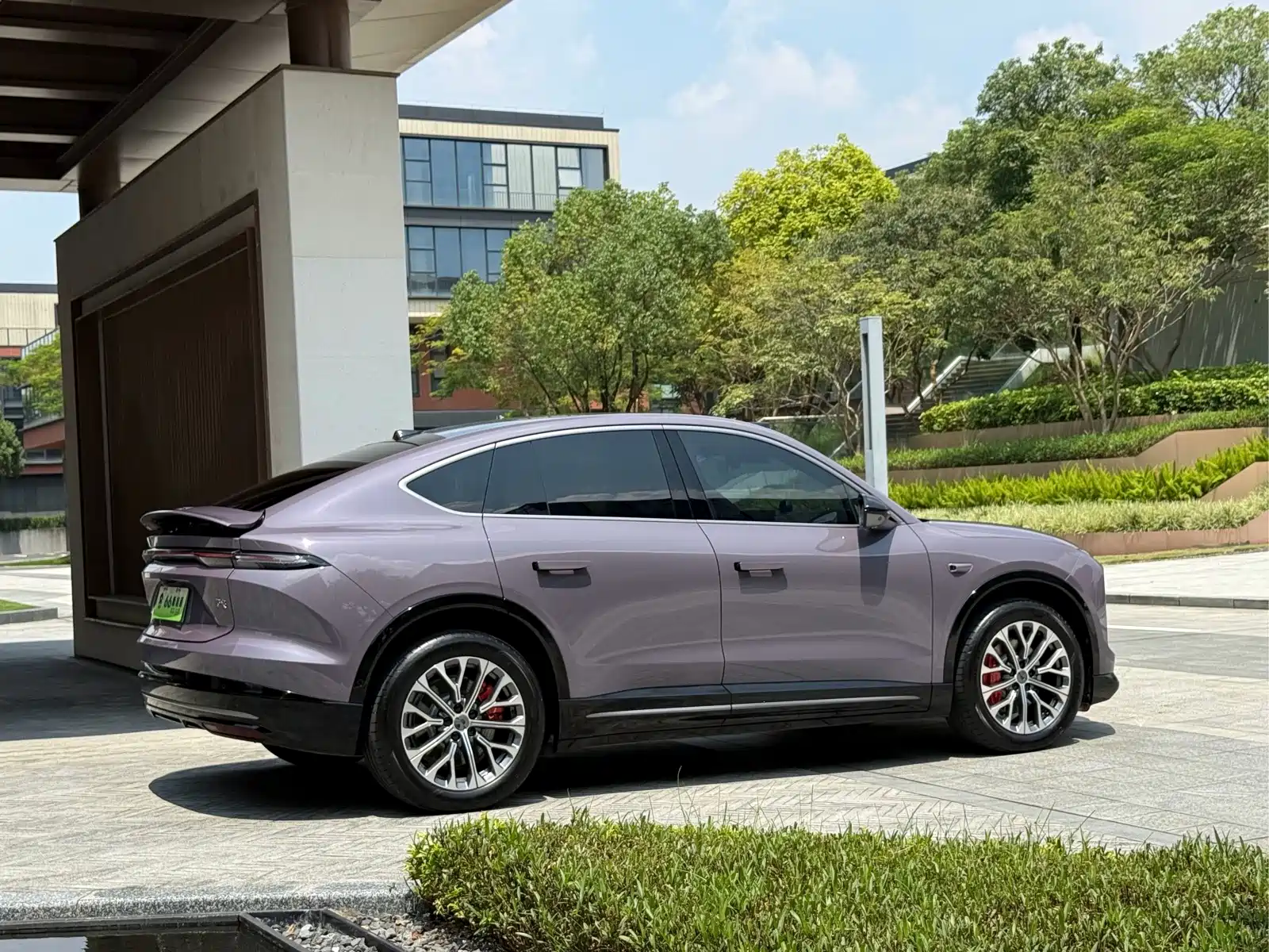 Фото 6 - NIO EC6