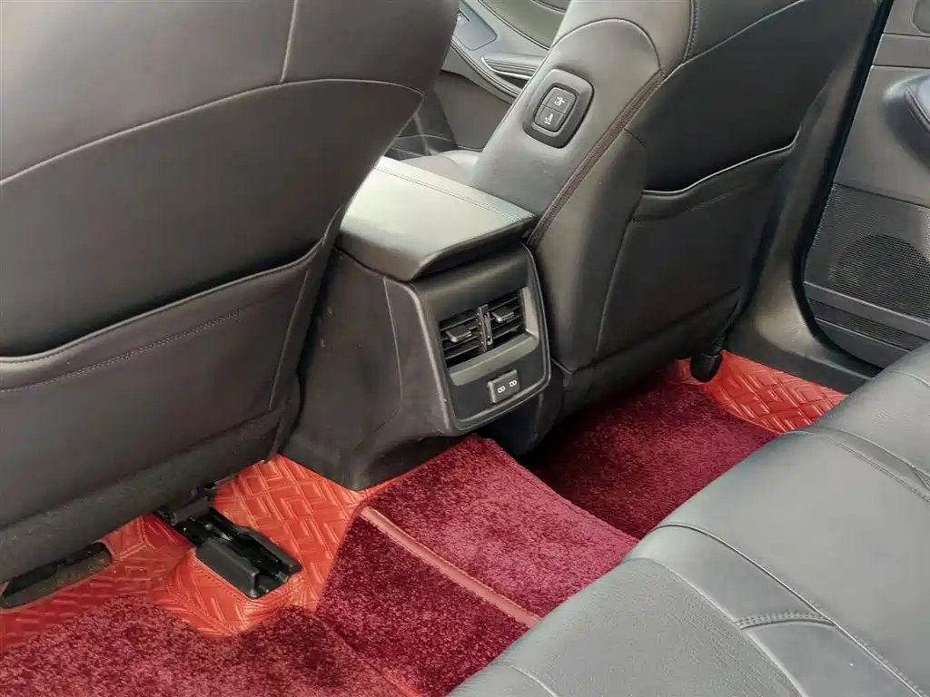 Toyota Avalon 2022 2.0L Luxury Edition фото 9