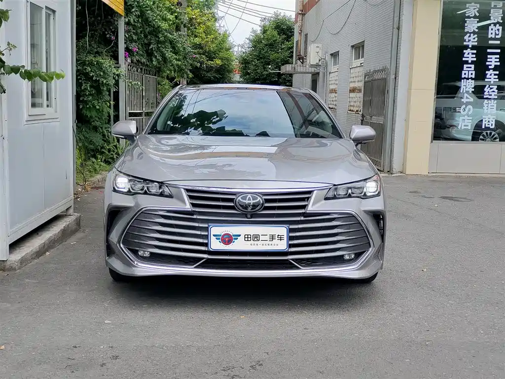 Toyota Avalon 2019 2.5L Touring Premium Edition China VI фото 2