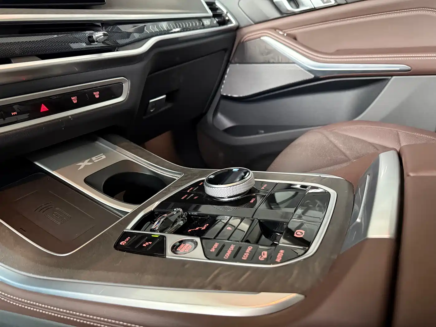 BMW X5 2025 Model xDrive 30Li Exclusive M Sport Blackout Package фото 14