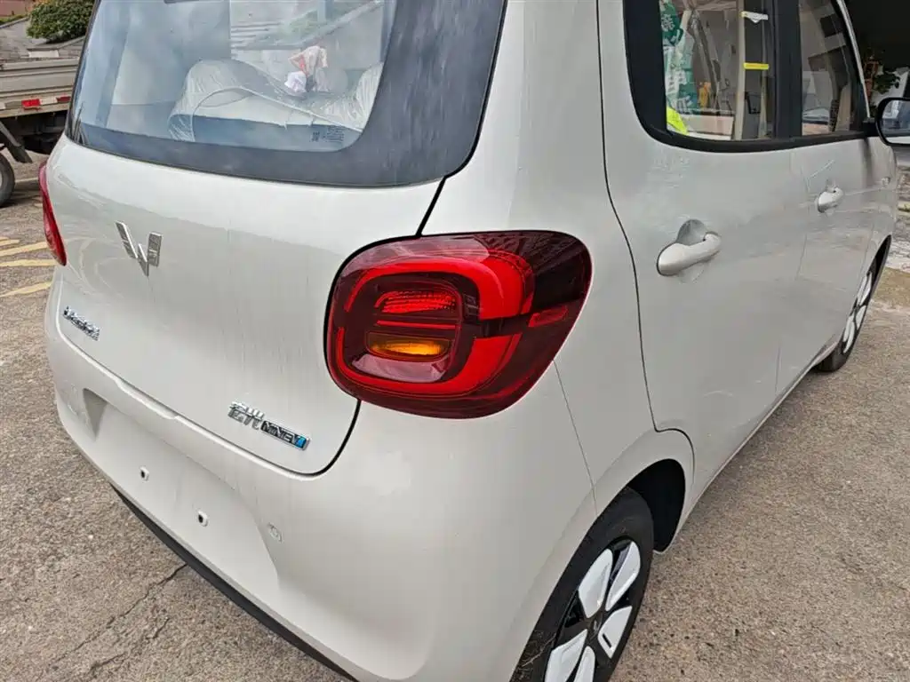 Wuling Motors Hongguang MINIEV 2026 2025 4-Door Advanced