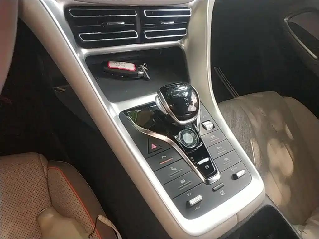 BYD Song Pro New Energy 2023 Champion Edition DM-i 110KM Excellence фото 14
