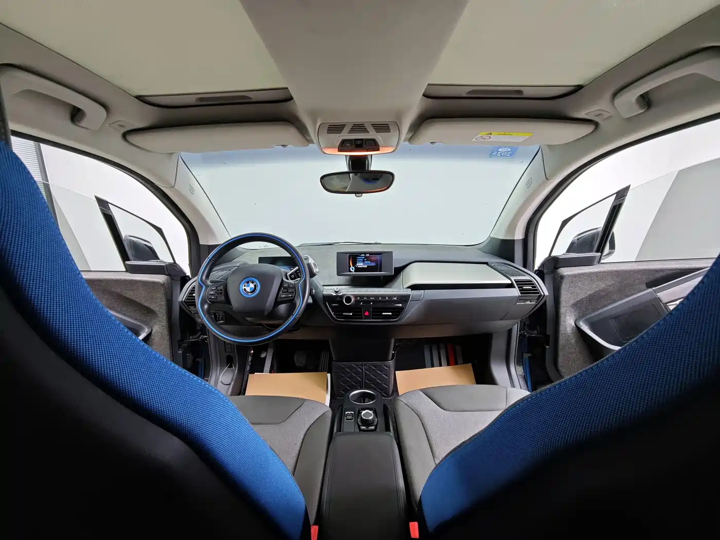 Photo 15 - BMW i3 (Import)