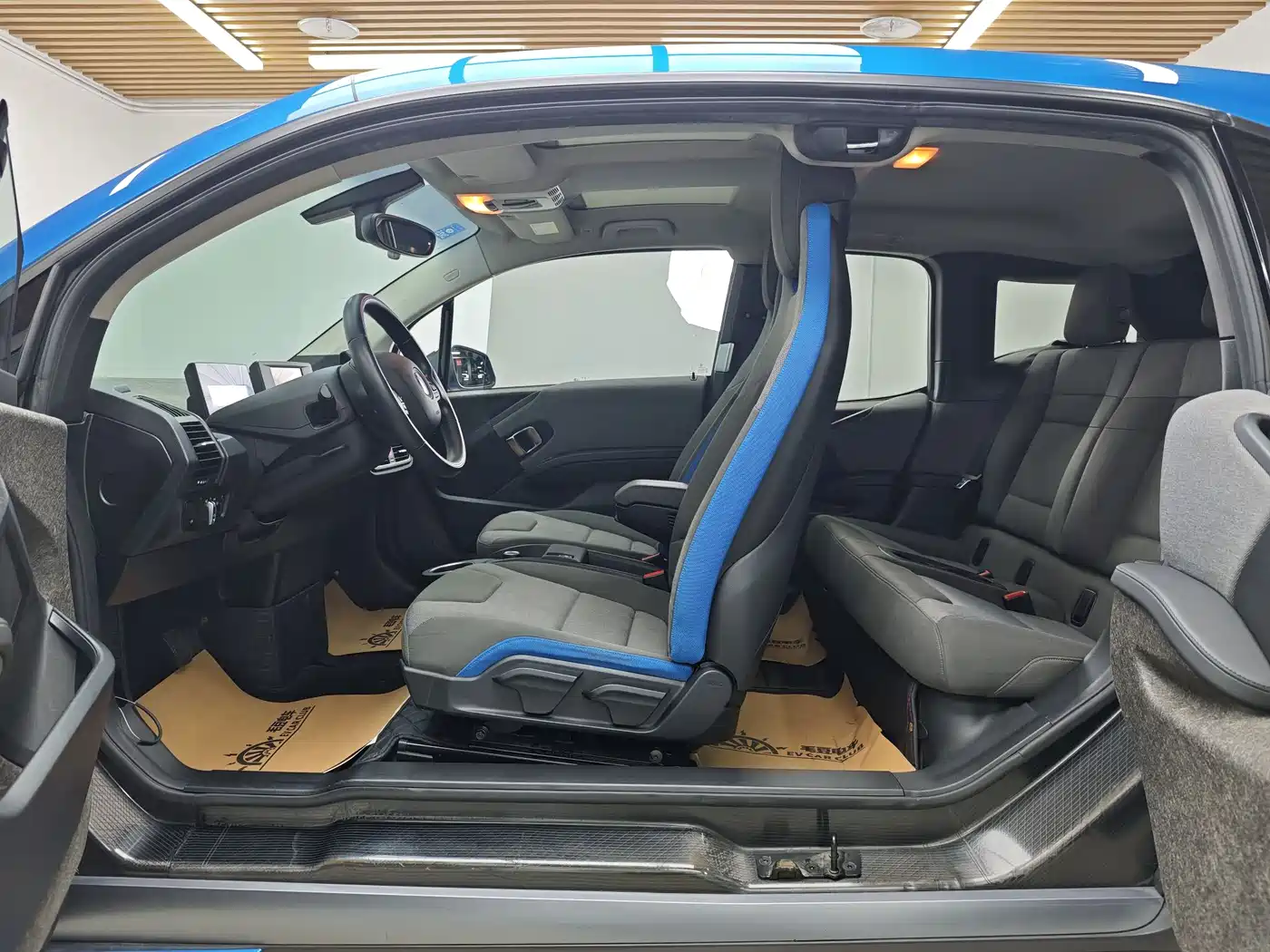Photo 24 - BMW i3 (Import)