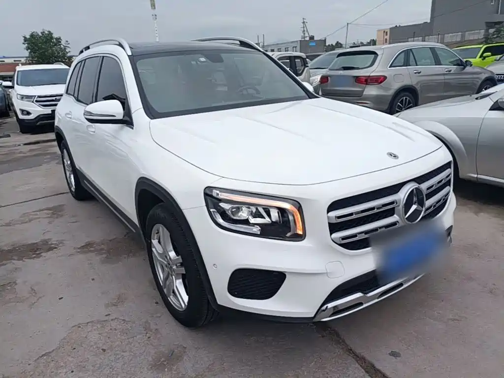 MERCEDES-BENZ GLB