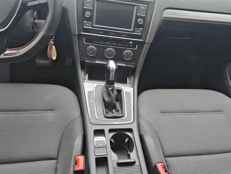 Volkswagen Golf 2018 230TSI Automatic Comfort фото 16